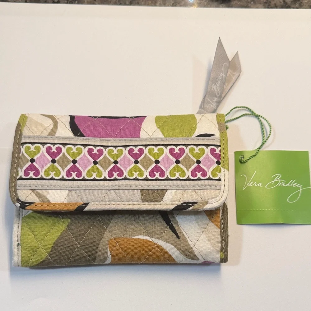 Vera Bradley Green and Pink Quilted Wallet - Picture 2 of 16